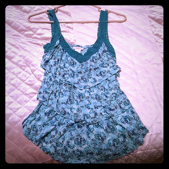 Candie's turquoise top!