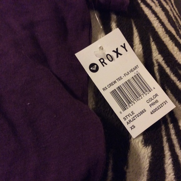 Purple roxy tshirt - Picture 2 of 2