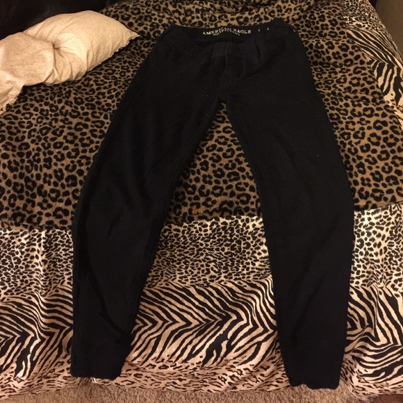 Black American eagle jeggings.