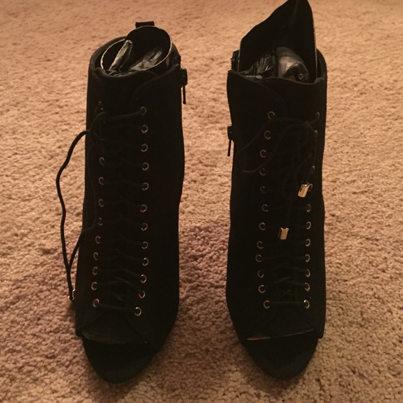 Zara laced black heels/booties