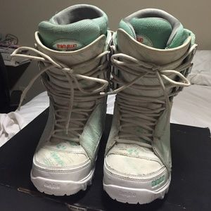 Women's snowboarding boots. Size 7.5