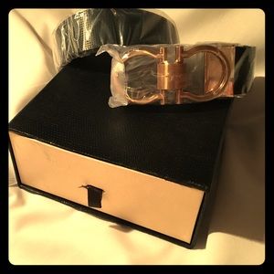 *Designer* inspired Horseshoe Men's belt with Box.