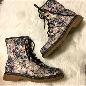 FINAL PRICE DROP !! Dr marten inspired boots