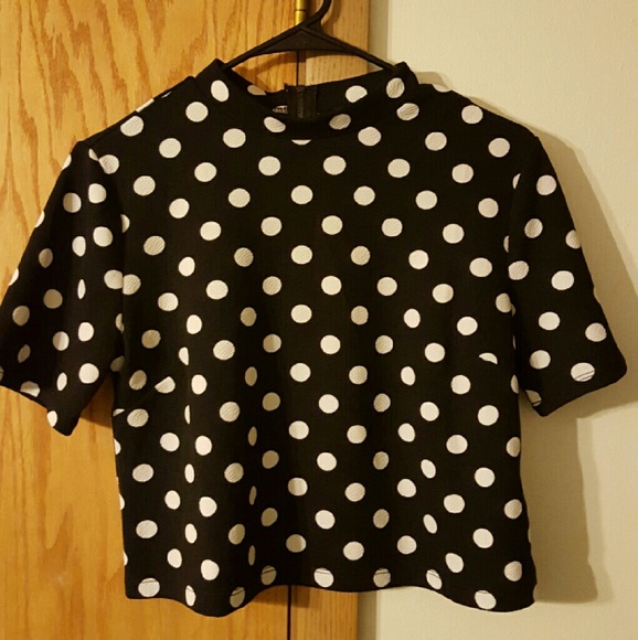 Black poke dot crop top