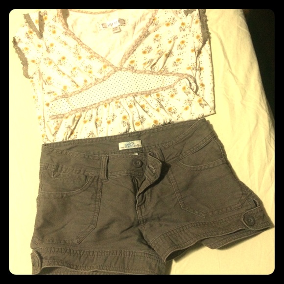 Cute dark brown shorts