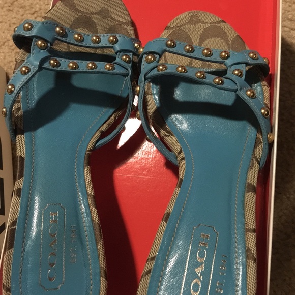 ❌SOLD❌Coach shoes in blue leather trim