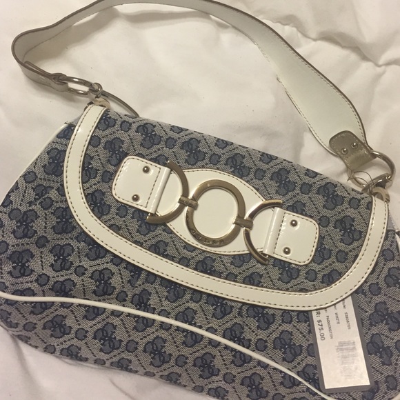 Everyday wear medium guess purse