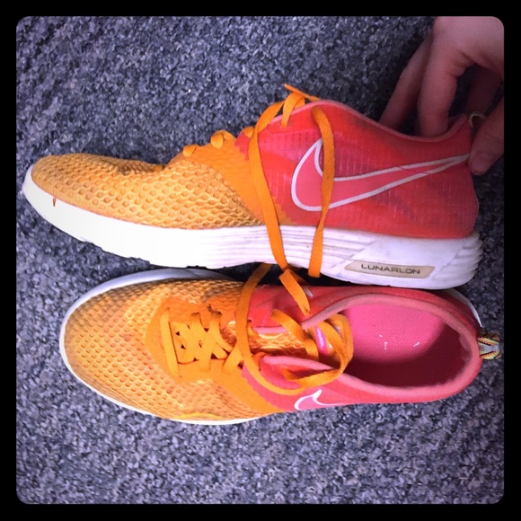 NIKE LUNARLON ATHLETIC SHOES