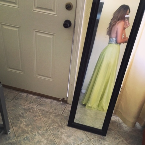 Sparkly Lime Green / Yellow Backless Dress - Picture 3 of 3