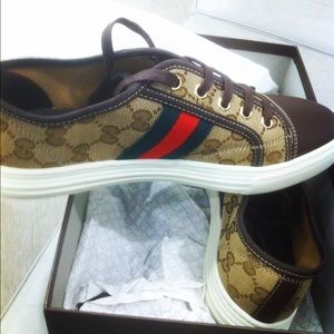 Women's Gucci sneakers SOLD OUT EVERYWHERE sz 8.5