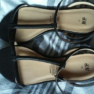 HM sandals