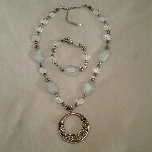 Necklace and bracelet set - Picture 1 of 4