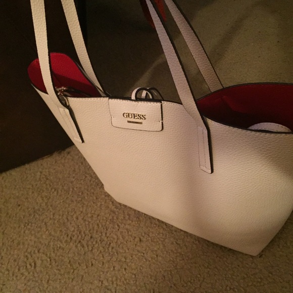 3 in 1 Large reversible tote by Guess - Picture 3 of 4