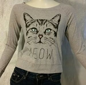 Three-quarter sleeve cotton cat top