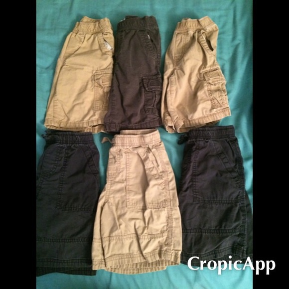 ❌SOLD❌ Boys cargo / uniform shorts Khaki Navy