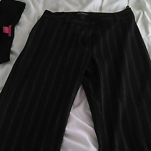 black with thin white stripe size 6