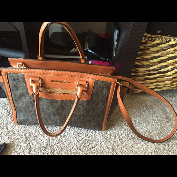 Michael Kors Handbags - Michael Kors bag