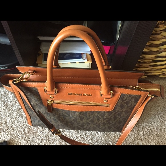 Michael Kors bag - Picture 3 of 4
