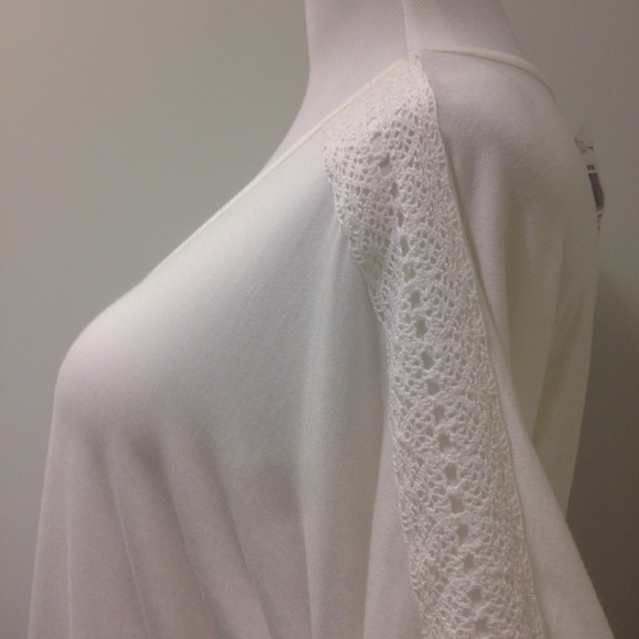 CLEARANCE Button down top with lace on sleeves - Picture 3 of 4