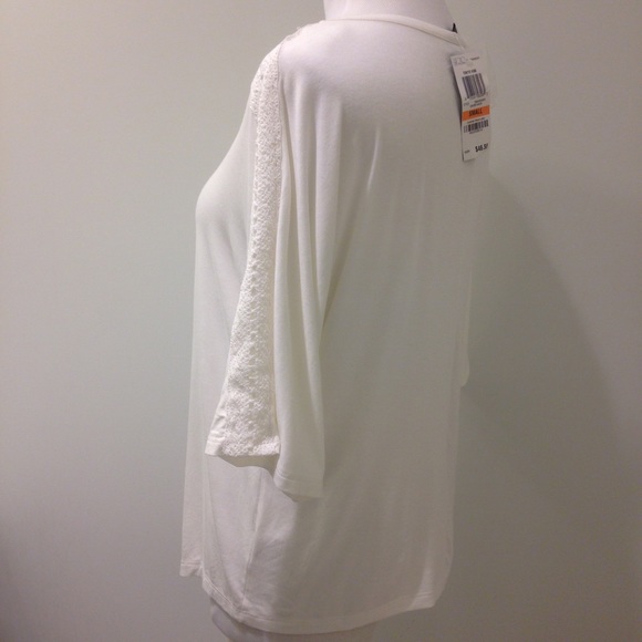 CLEARANCE Button down top with lace on sleeves - Picture 4 of 4