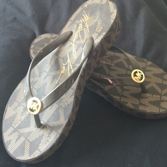 MK size 6 flip flops