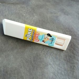 Benefit Porefessional license to blot