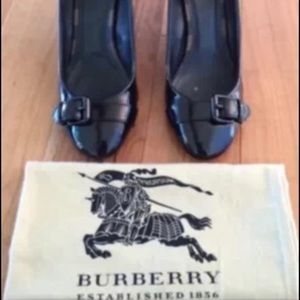 Authentic Burberry pumps size 9.5