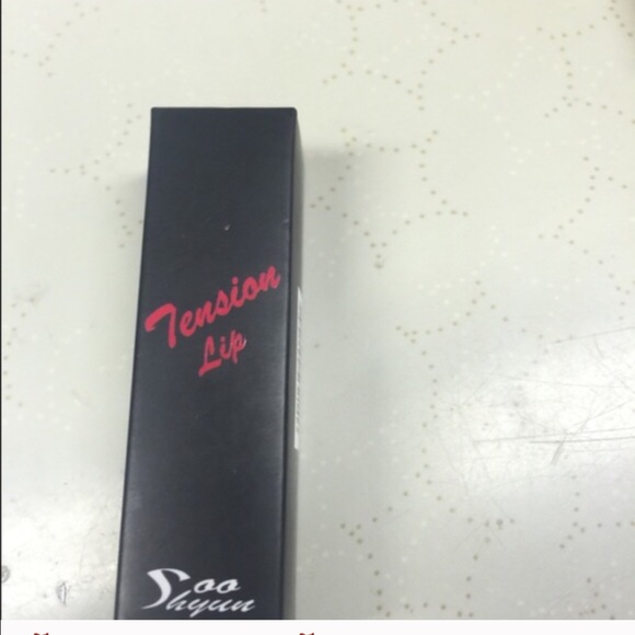 🌹 Tension Lipstick 🌹 - Picture 3 of 3