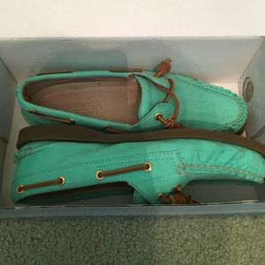 Sperry boat shoes