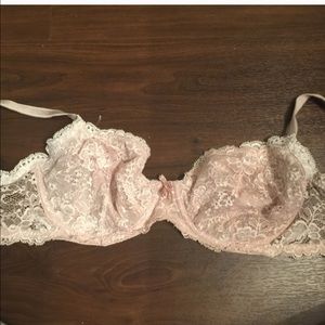 BUNDLE 2 VICTORIA SECRET BRAS