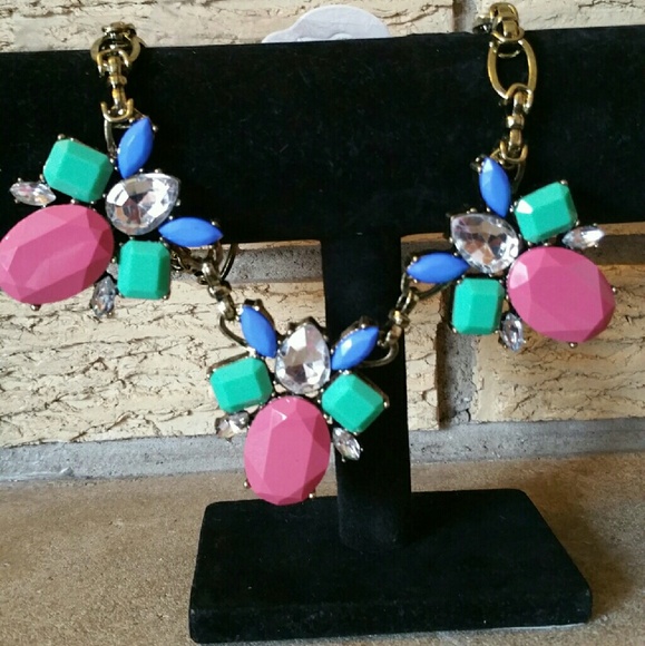 FUN SPRING COLORFUL CHUNKY STATEMENT NECKLACE