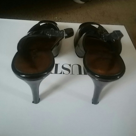 High Heels - Picture 2 of 3