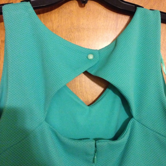 Dress - Picture 3 of 3