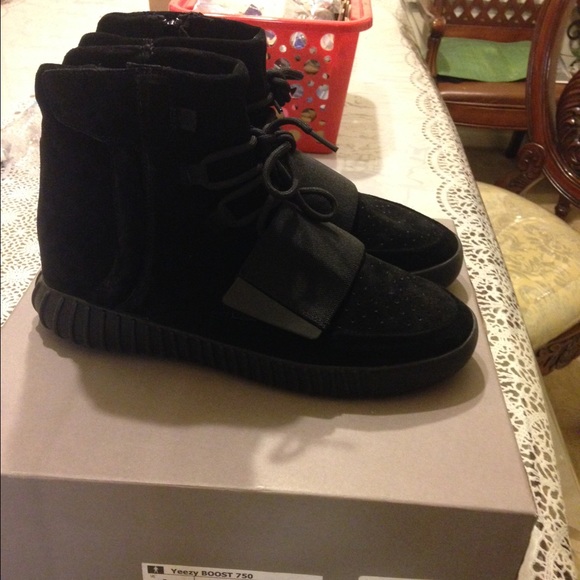 Yeezy 750 boost black