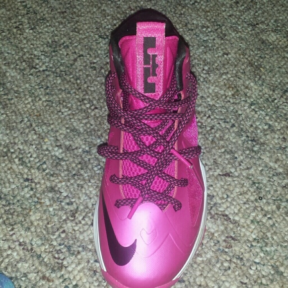 Nike LeBron Pink sneakers