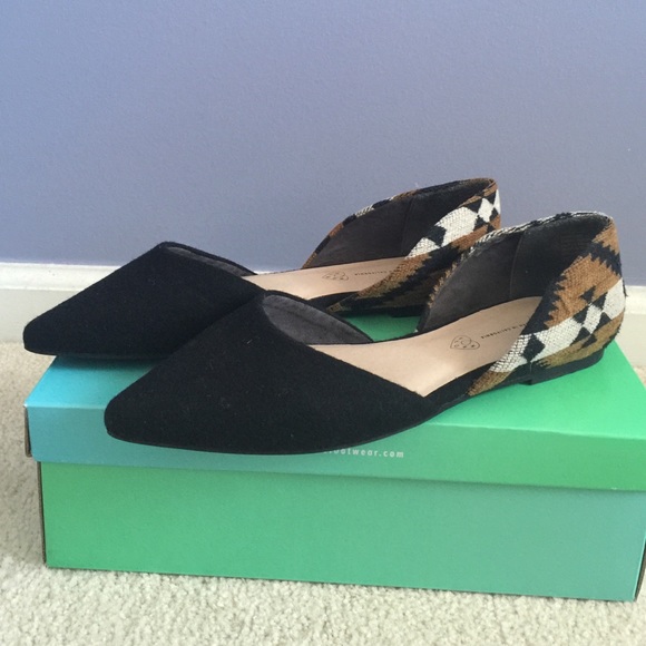 Vegan Aztec Printed Black Wool Flats