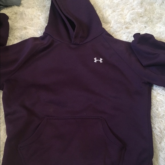 Under armour sweatshirt