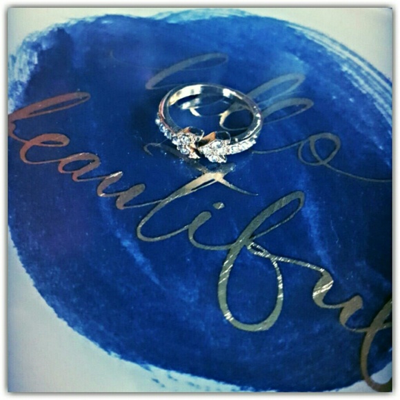 Arrow Ring - Picture 1 of 1