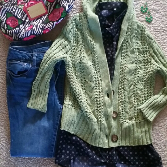 Sleeveless button up