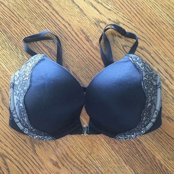 Victoria's Secret Very Sexy pushup bra front clip - Picture 2 of 3