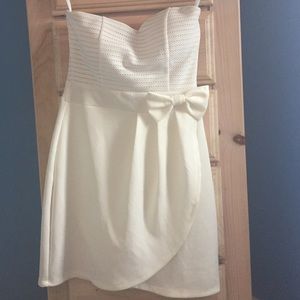 Beautiful strapless white dress
