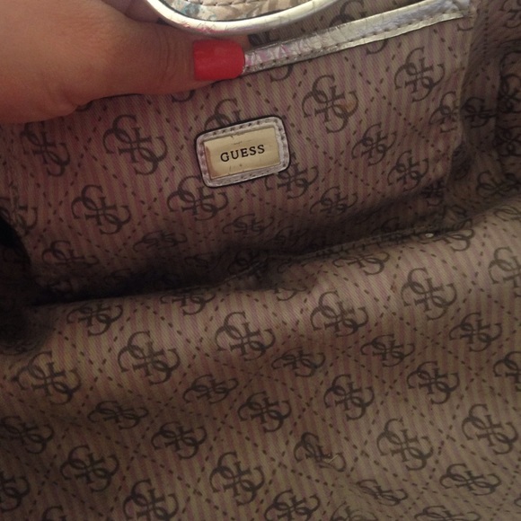 Guess - Picture 3 of 3