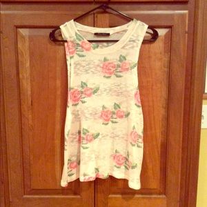 Blush boutique floral cut off tank. Size small.