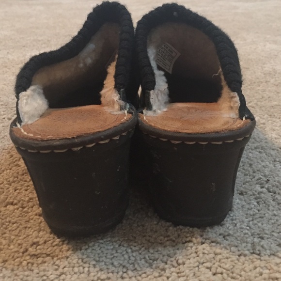 Authentic UGG Black Clogs - Picture 2 of 4