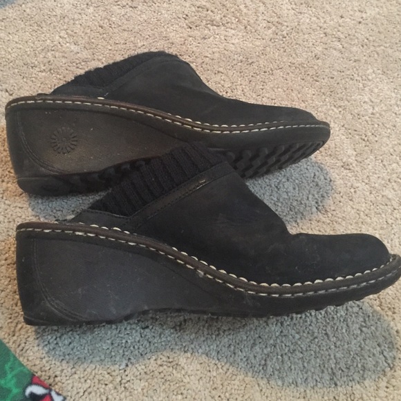 Authentic UGG Black Clogs - Picture 3 of 4