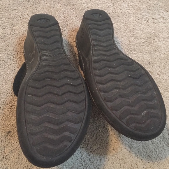 Authentic UGG Black Clogs - Picture 4 of 4