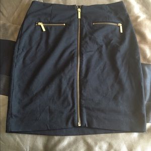 Zipper accented fitted black skirt with stretch