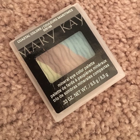 MARY KAY EYESHADOW - Picture 1 of 2