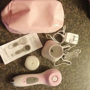SOLD.  Conair true glow cleaning skin treatment