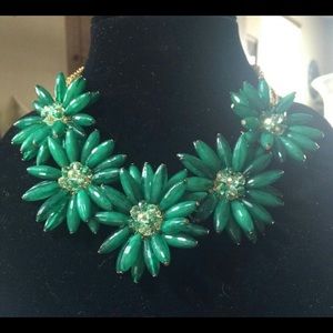 5 flower necklace